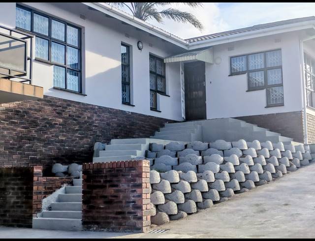4 BEDROOM HOUSE FOR SALE IN SHALLCROSS